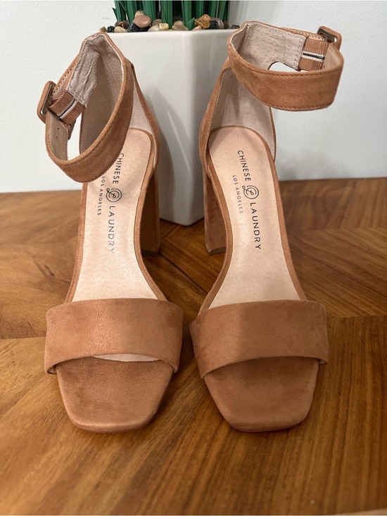 Chinese Laundry Shoes - Chinese Laundry Camel Faux Suede Ankle Strap Block Heel Sandals SZ 7 NWOT READ
